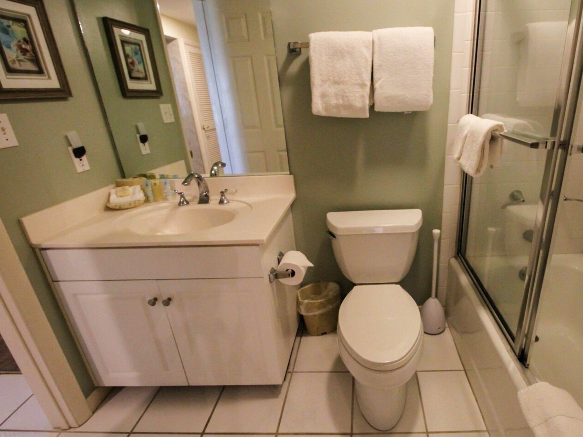 Apartment Poolside With Access By Redawning Panama City Beach