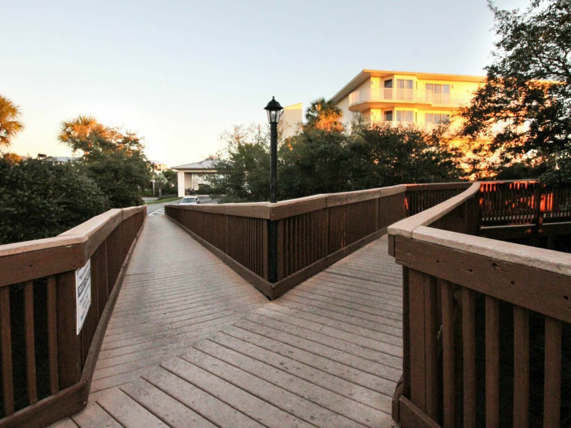 Poolside With Access By Redawning Panama City Beach