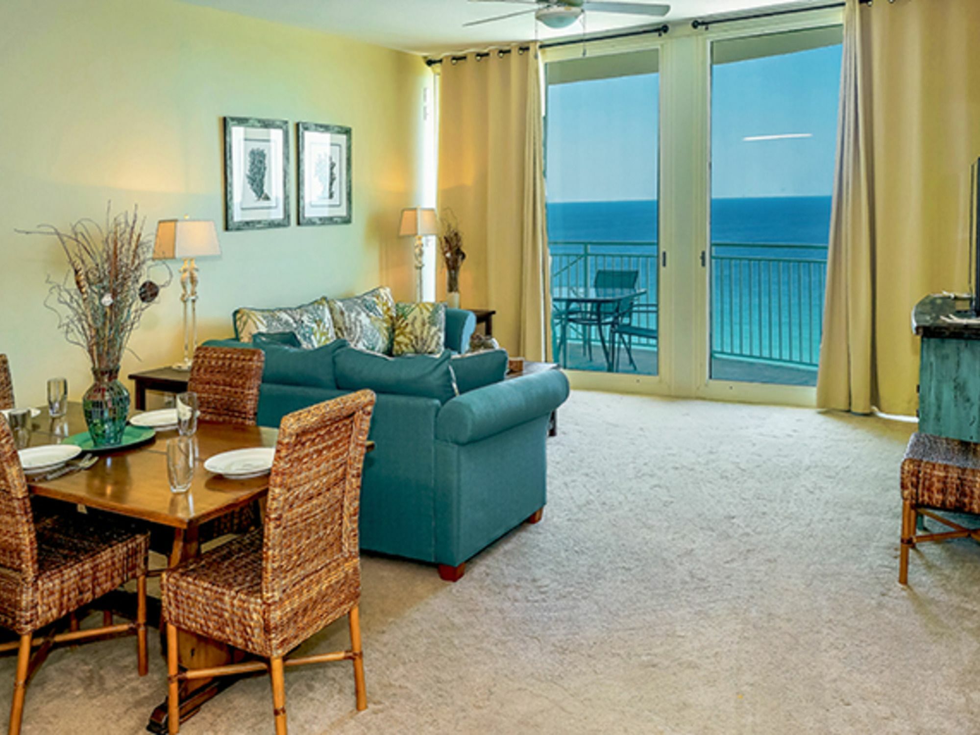 Aqua Gulf Front Holiday home *