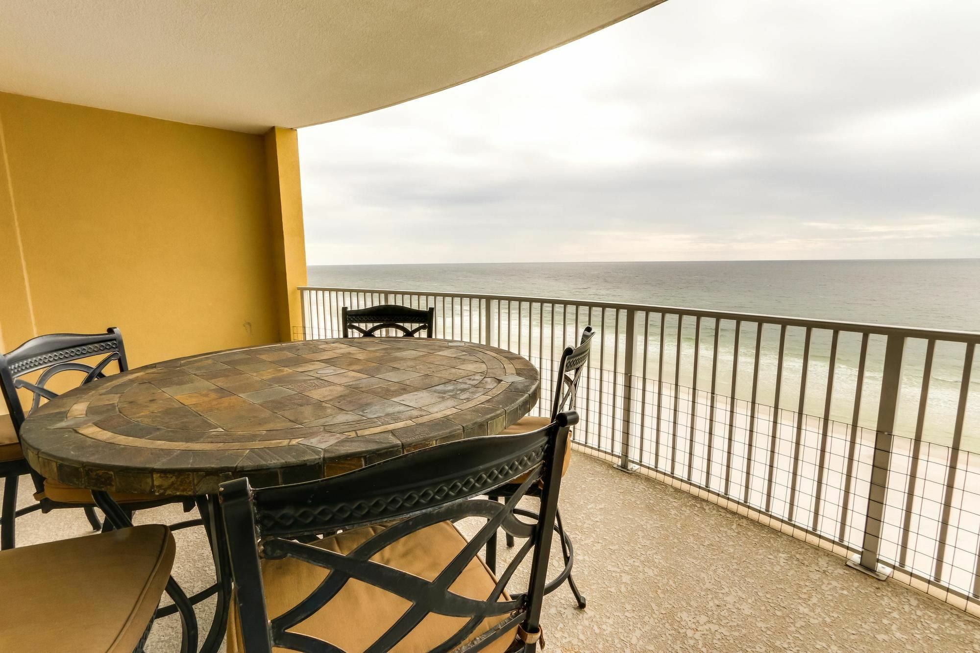 Ocean 801 Apartment *
