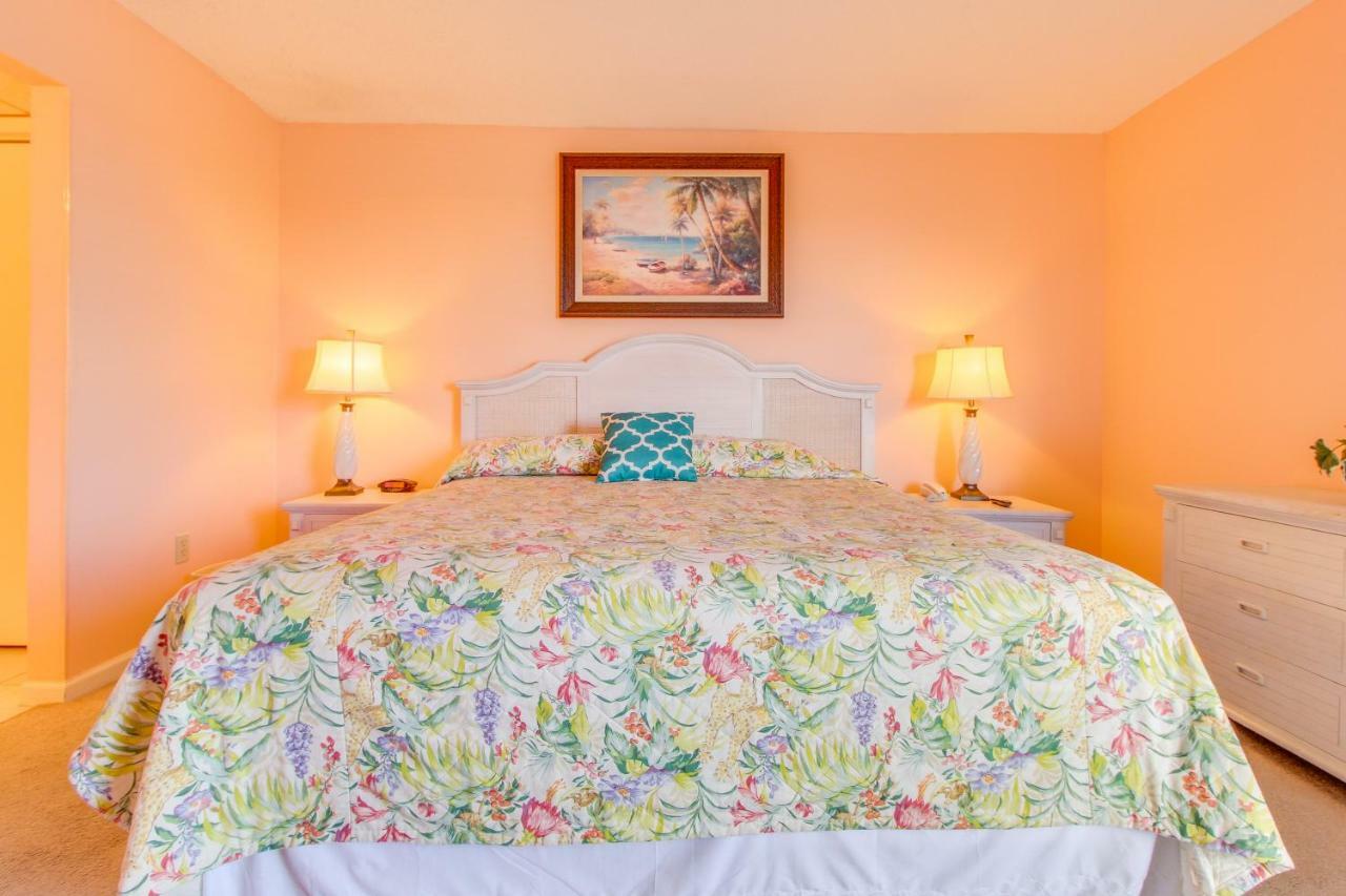 Hotel 1105 Edgewater Tower 3 *