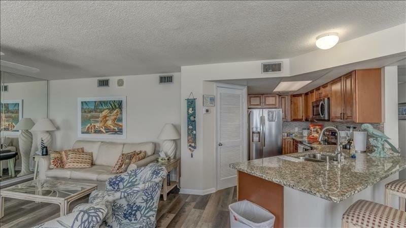 Aquavista East 604 *