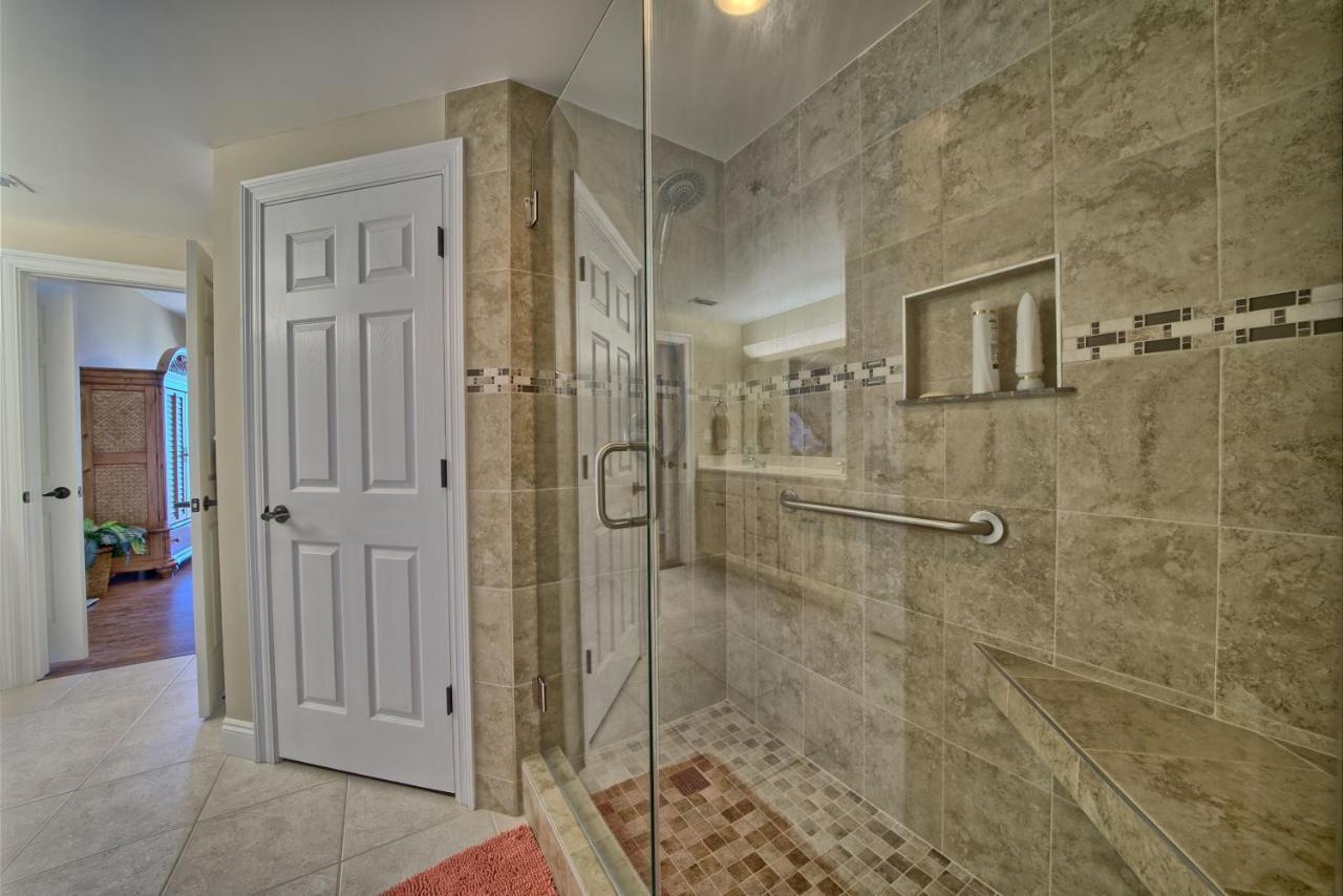 Roomy Oceanfront With Breathtaking View And Beachside Pool - Unit 1906 Apartment