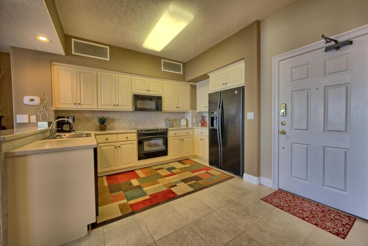 Roomy Oceanfront With Breathtaking View And Beachside Pool - Unit 1906