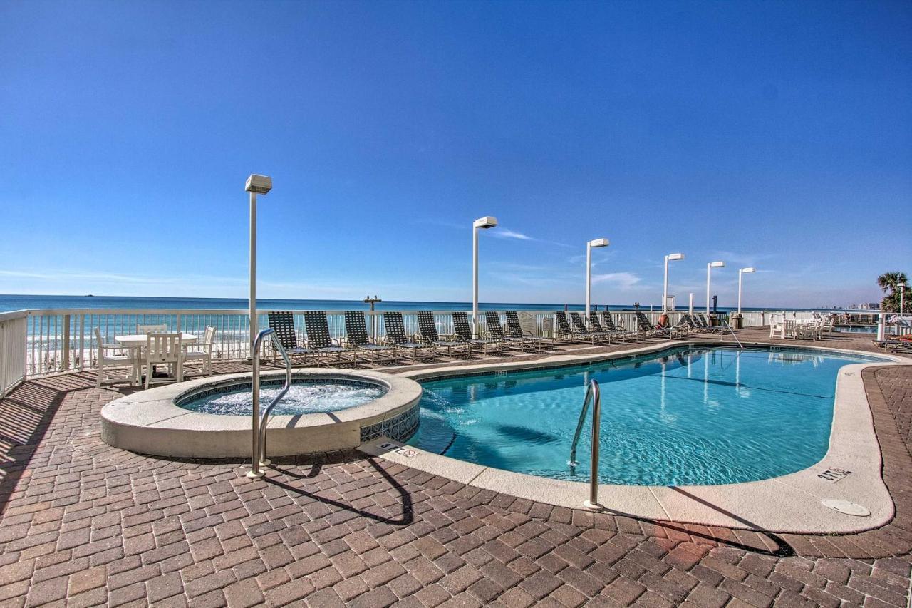 Gulf Coast Getaway With Balcony And Amenities!