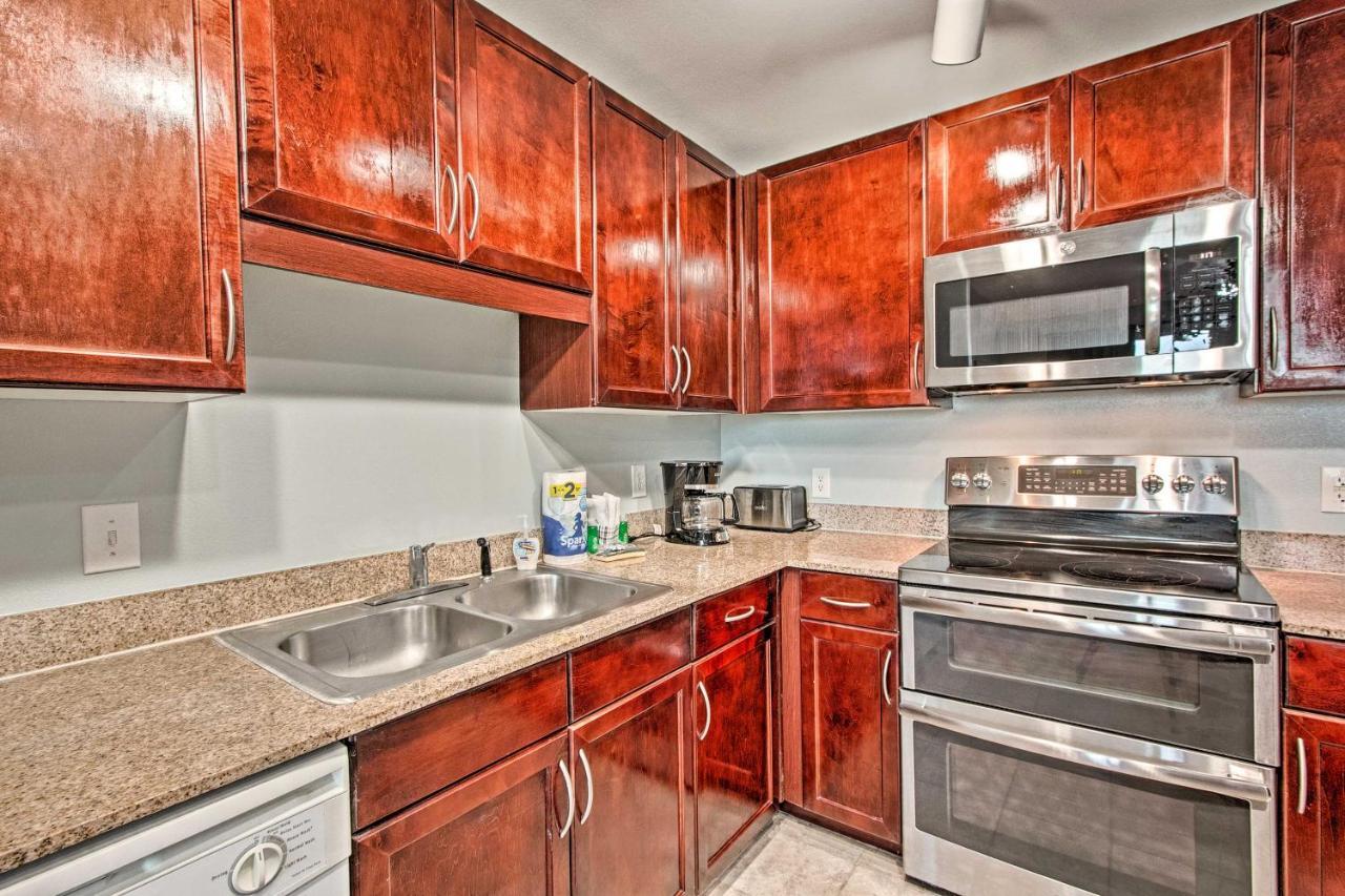 Apartment Lakefront With Community Pools - Walk To Panama City Beach