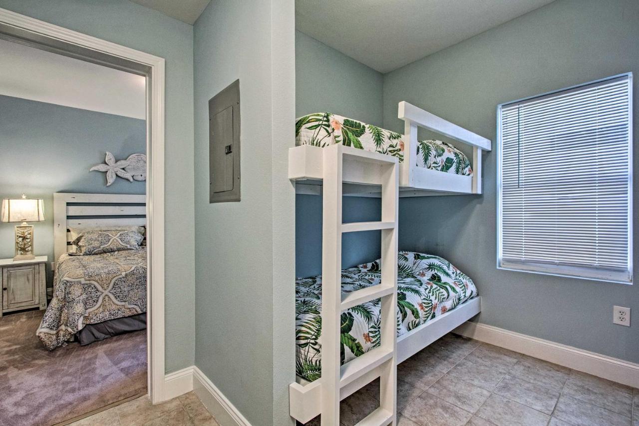 Apartment Lakefront With Community Pools - Walk To