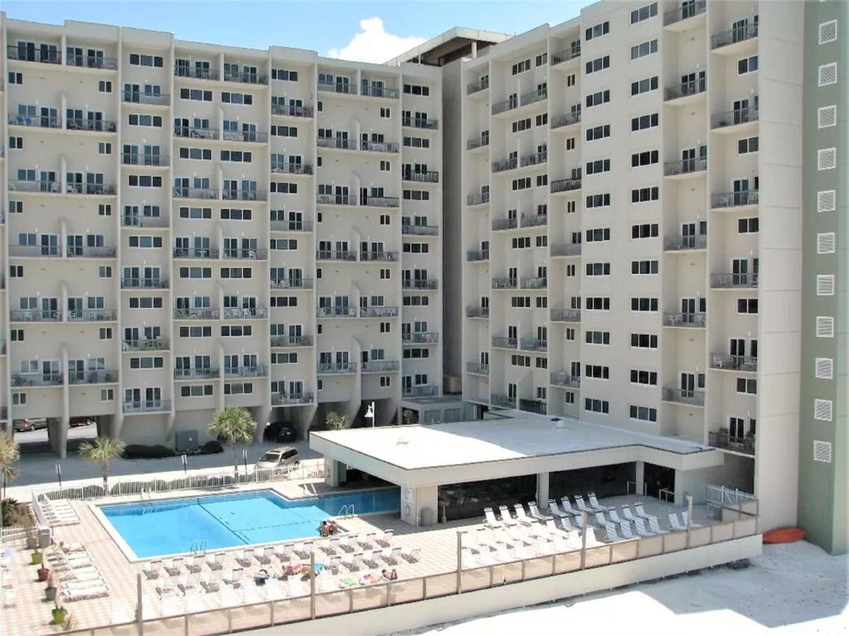 Apartment Pinnacle Port