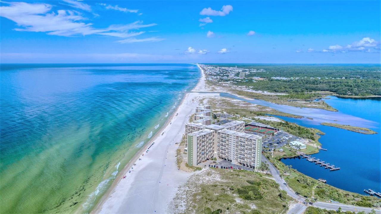 Apartment Pinnacle Port