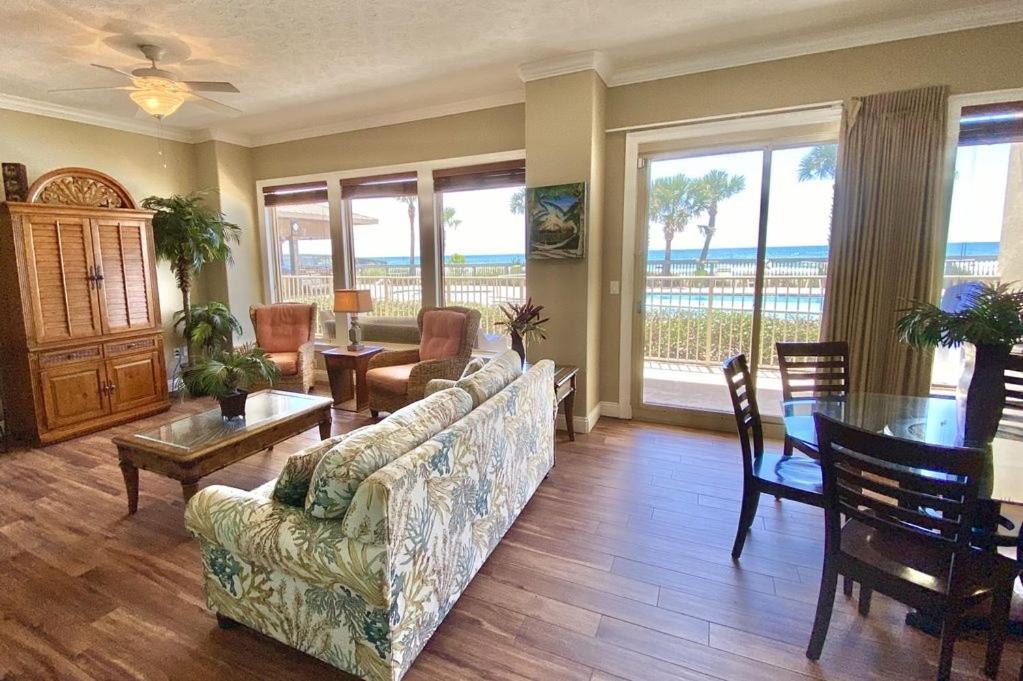 Wonderful Tropical With And Fitness Center Access - Unit 0102 *