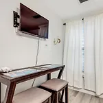 The Inn At St. Thomas Square #1203A