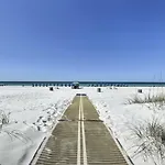 Sandpiper Studio Pcb Retreat With Resort Pool!