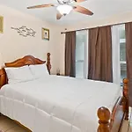 Pet Friendly Townhome With Gulf Views And Hot Tub Right Across From Beach And Schooners