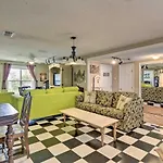 Cozy Pcb Cottage About 1 Block To Beach!
