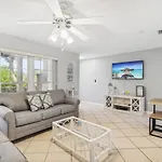 Beachside Paradise Sleeps 8 Pools Mini Golf & More
