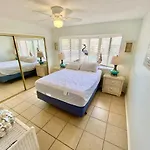 Venture Out 332 Lagoon Ln With 2 Golf Carts