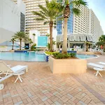 Beautiful 3 Bd Laketown Wharf 1133- Best Amenities!