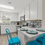 Absolute Beach - Seasonal Hot Tub, Bbq, 700 Feet To Beach, Central Pcb, Free Daily Activities, & More!