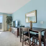 Laketown Wharf 1014