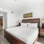 Amazing Beach Ocean View Condo! Free Beach Chairsservice! Sleeps 8! By Dolce Vita Getaways Pcb