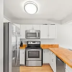 5218 Beach Dr C