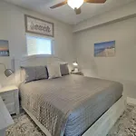 Gulf Front Condo With Beach Access And Beachside Pool - Unit 1604