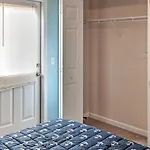 Pcb Family Home With Pool Access, 1 Mile To Beach!