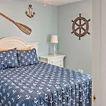 Pcb Family Home With Pool Access, 1 Mile To Beach!