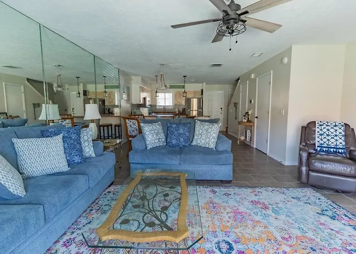 Spacious Family Hideaway On The Emerald Coast!