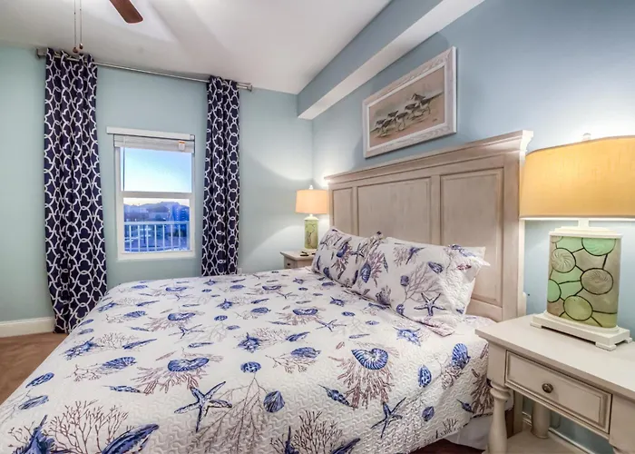 Beautiful 3 Bd Laketown Wharf 1133- Best Amenities!