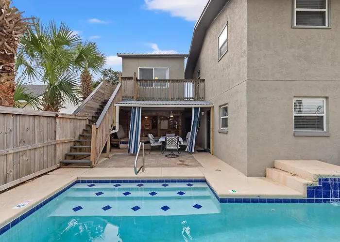 128 Kelly St | Beachy Keen