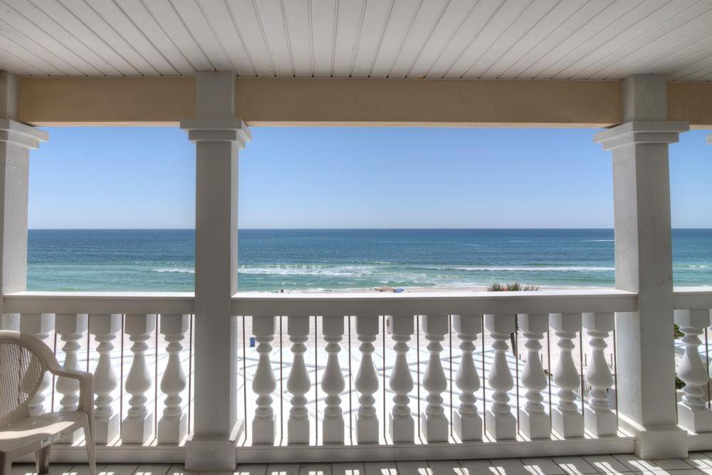 Villa Surf Song - Beachfront With Swimspa! *