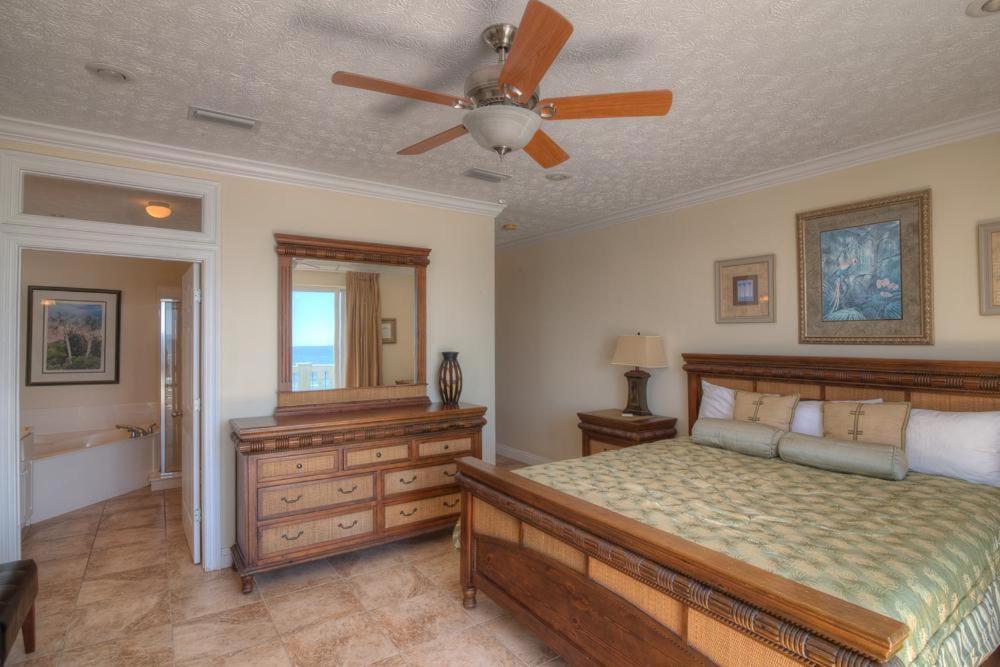 Villa Surf Song - Beachfront With Swimspa!