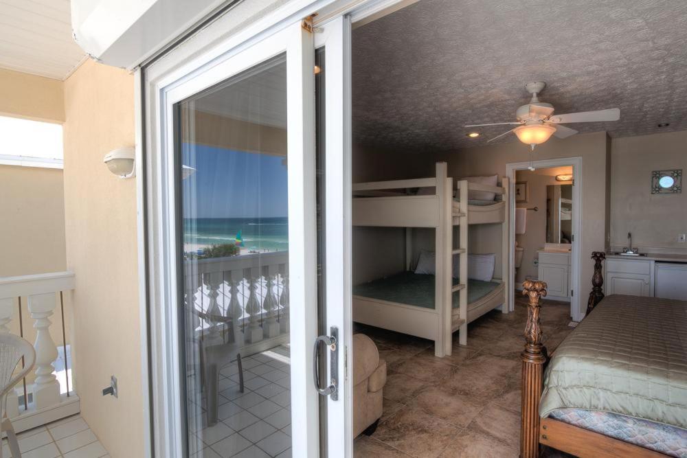 Villa Surf Song - Beachfront With Swimspa!