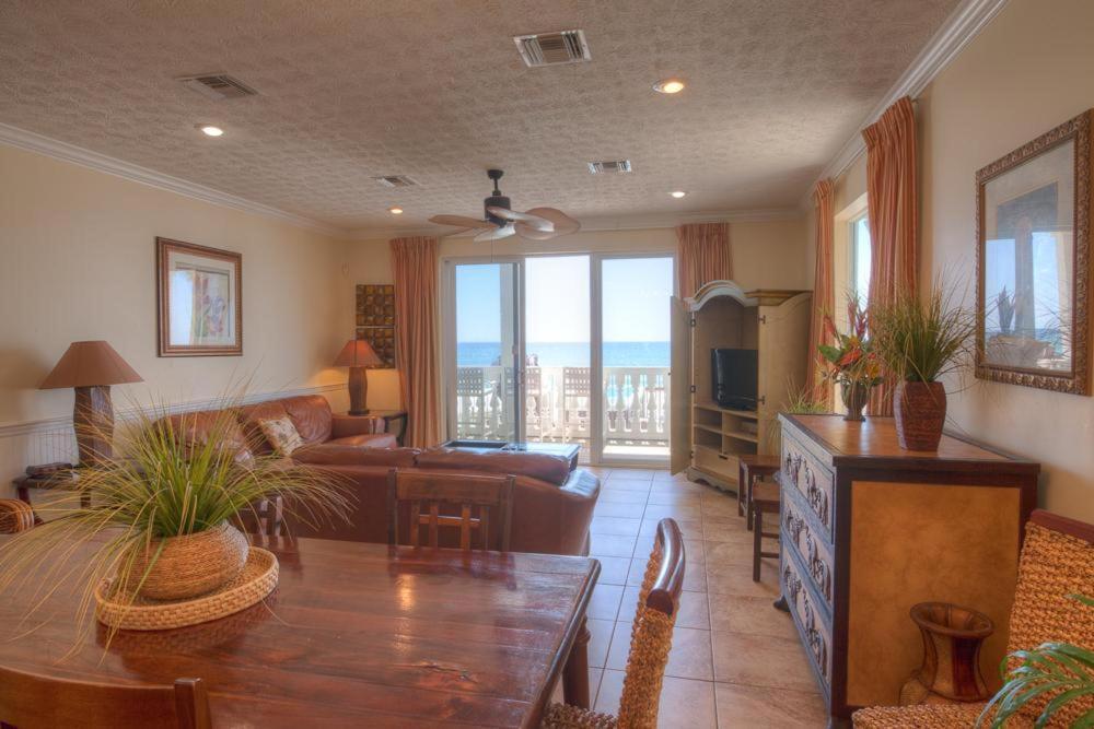 Villa Surf Song - Beachfront With Swimspa! *