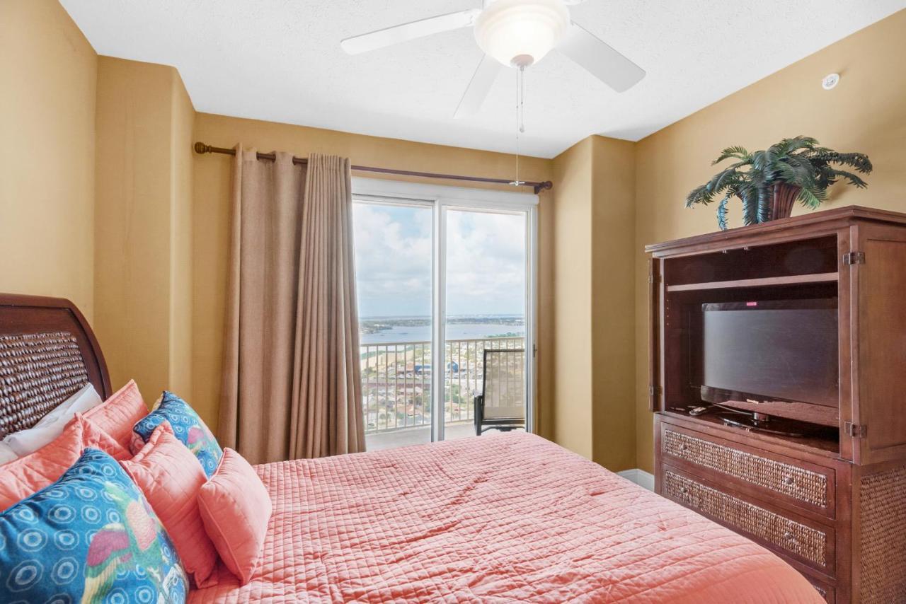 Apartment Treasure Island 2212