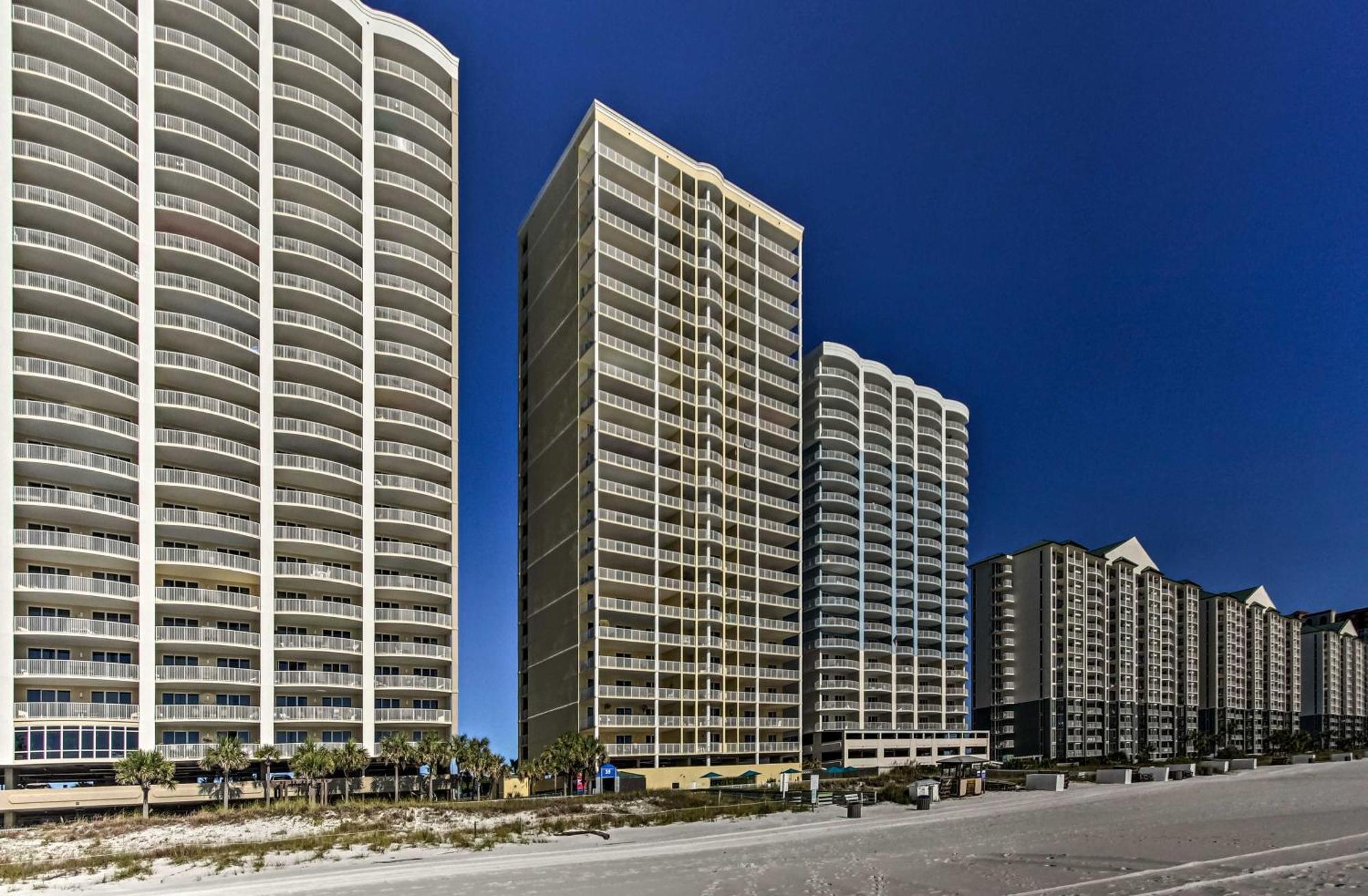 Beachfront With Amenities And Ocean Views Apartment *
