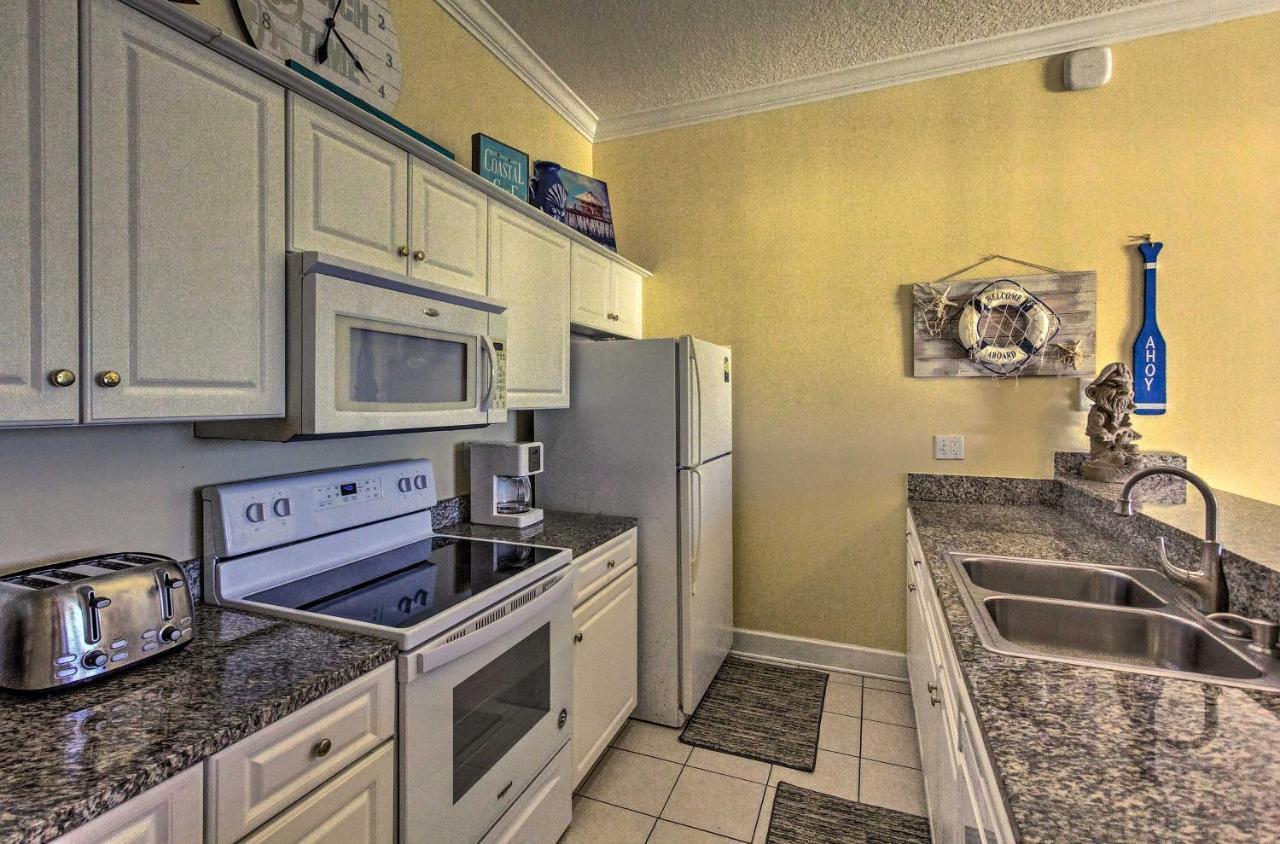Beachfront With Amenities And Ocean Views Apartment *