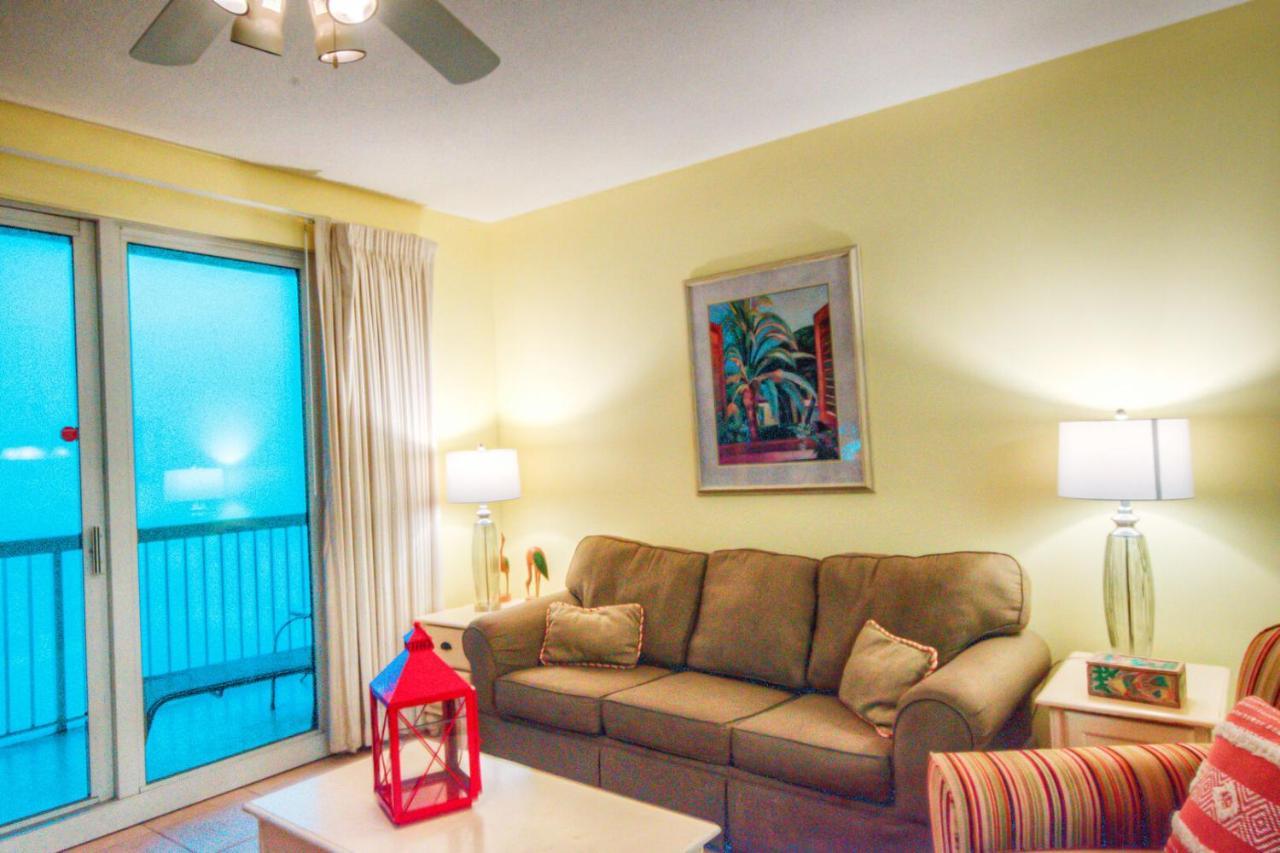 Parking Fee Included - Seychelles 2004 -1 Bd 1 Bt Den Holiday home