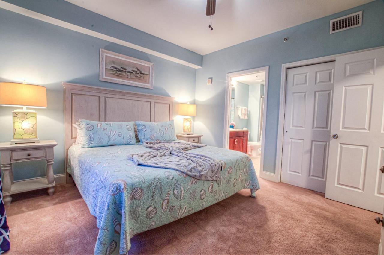 Beautiful 3 Bd Laketown Wharf 1133- Amenities! Holiday home *