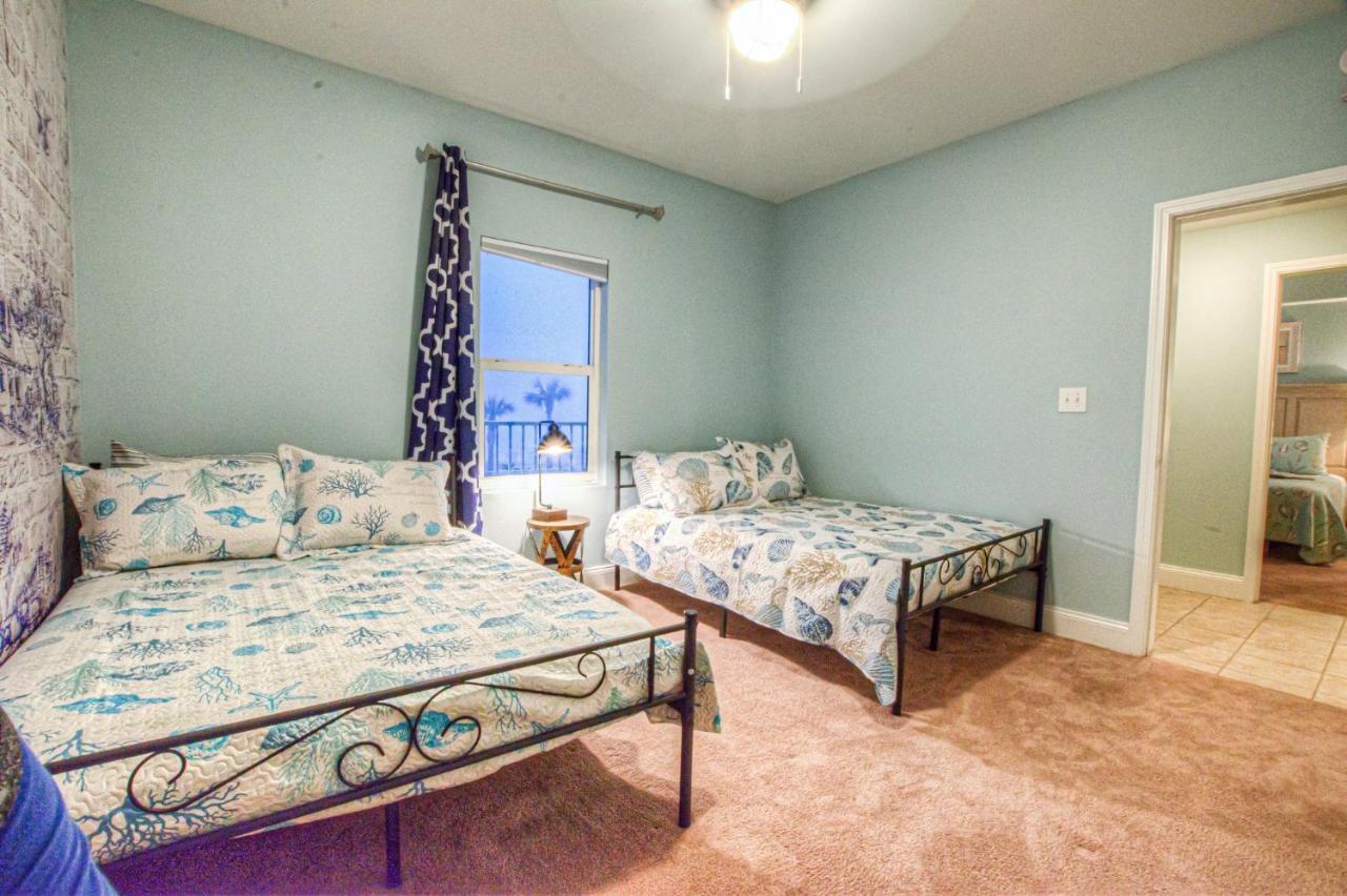 Beautiful 3 Bd Laketown Wharf 1133- Amenities! Holiday home *