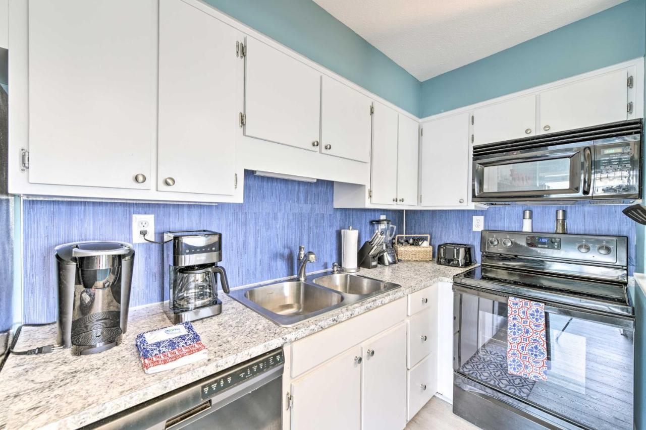 Panama With Balcony And Pool, Walk To * Panama City Beach