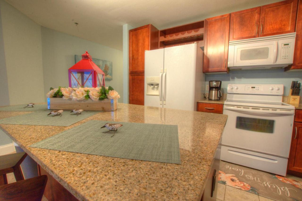 Beautiful 3 Bd Laketown Wharf 1133- Amenities! *