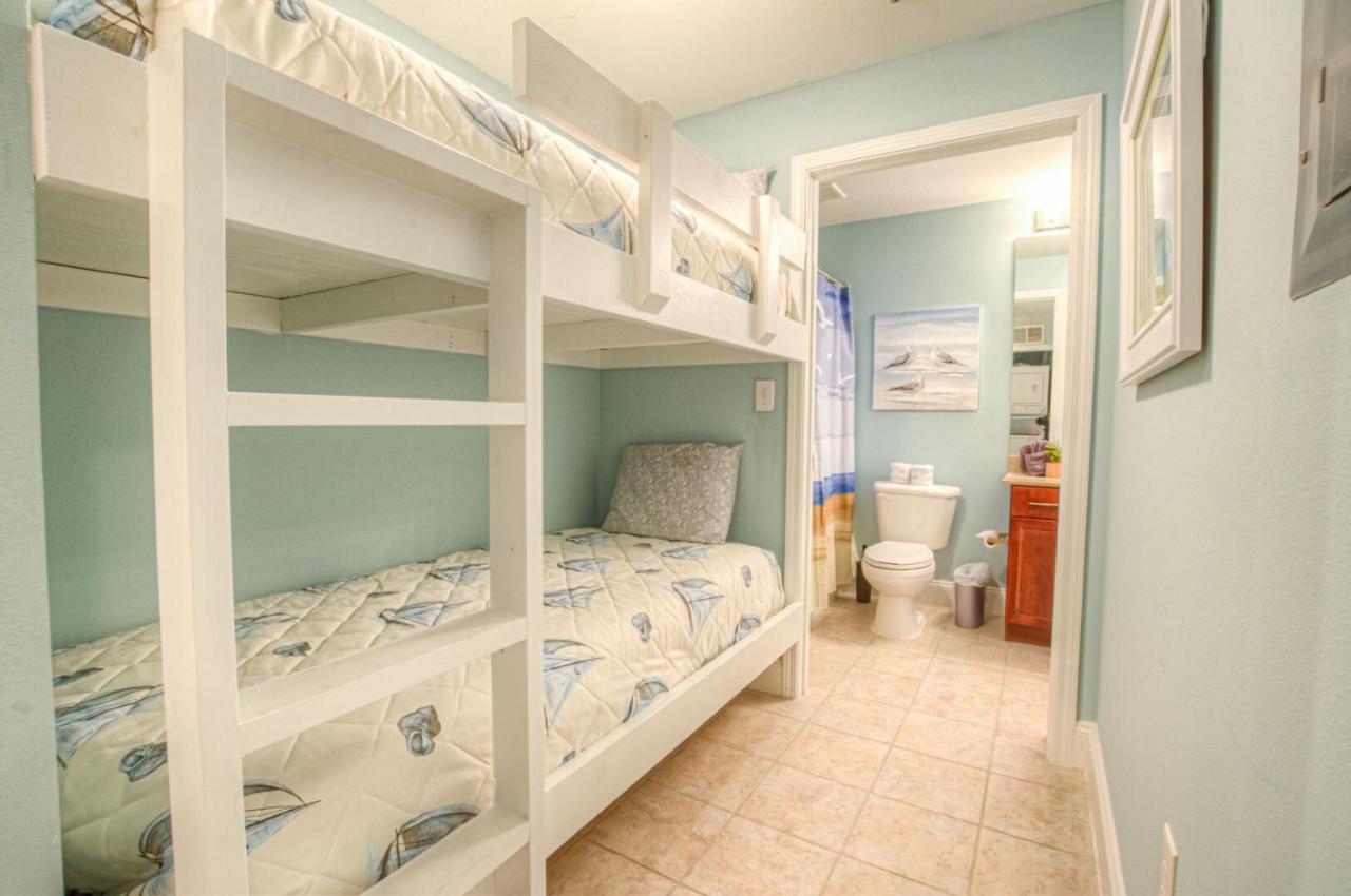 Holiday home Beautiful 3 Bd Laketown Wharf 1133- Amenities! *