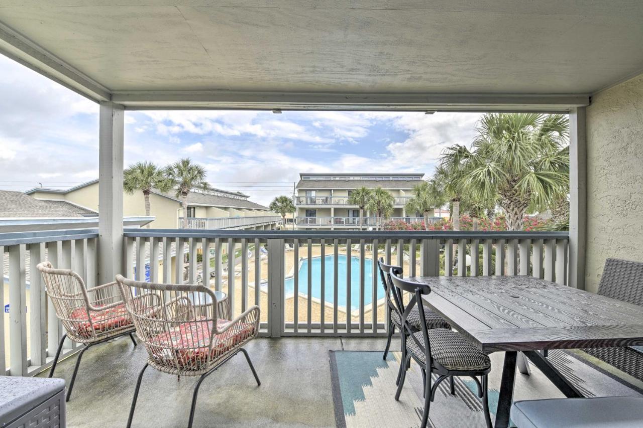 Panama With Balcony And Pool, Walk To