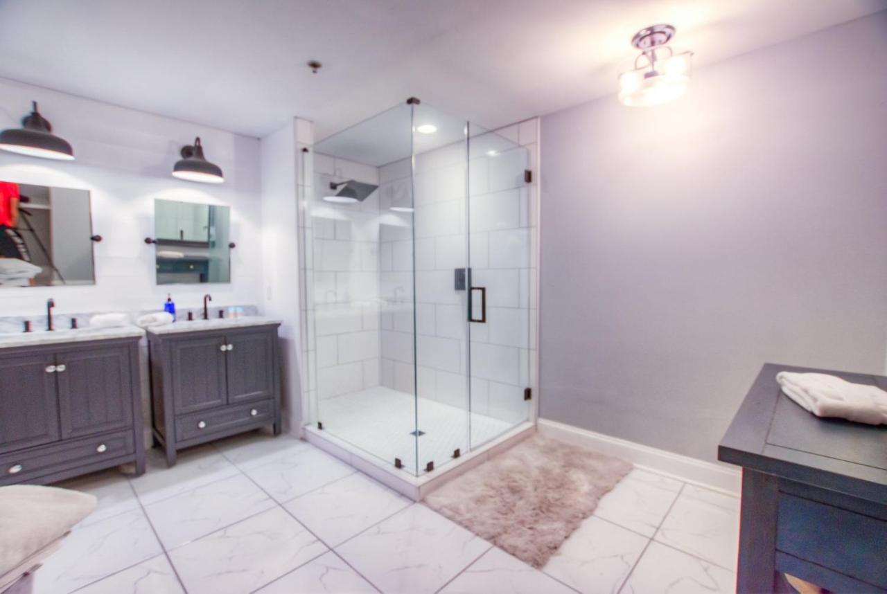 Brand New! Laketown Wharf 633! Amazing 3 Bd, Great Location, And Awesome Amenities! Holiday home
