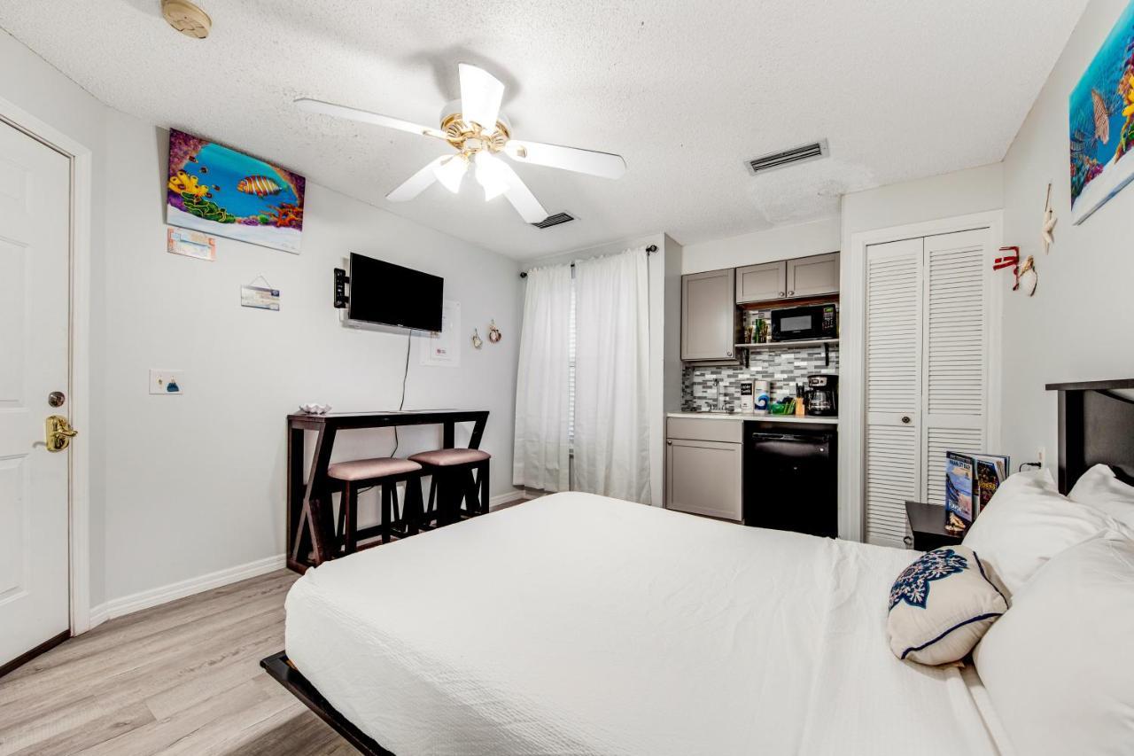 The At St. Thomas Square #1203a Hotel Panama City Beach