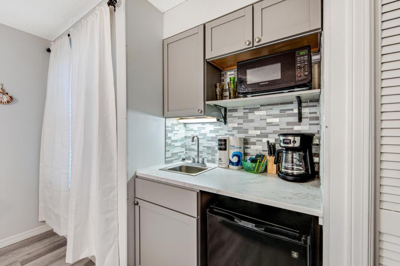 Hotel The At St. Thomas Square #1203a Panama City Beach