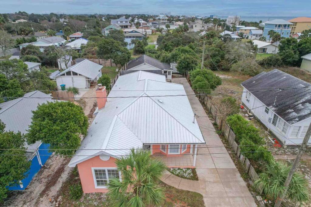 The Coastal Cottage, Steps From The Beach Panama City Beach