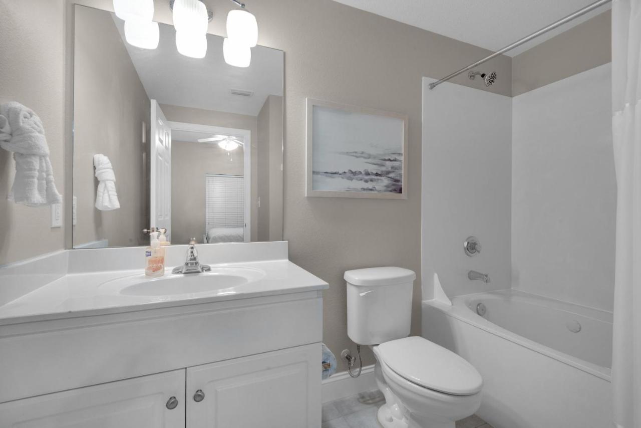 Majestic Towers 1-605 Apartment
